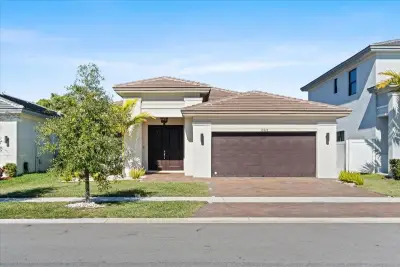 17429 SW 41st St, Miramar: photo 1 of 79