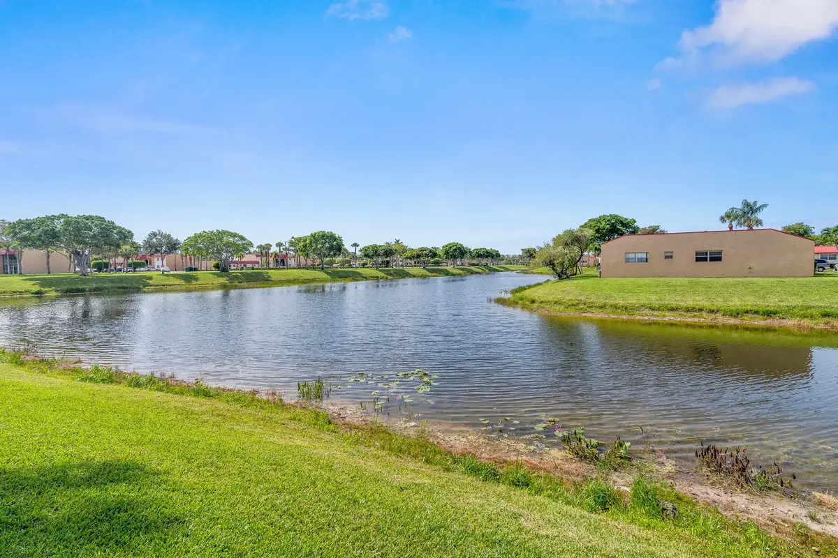 144 Lake Carol Dr, West Palm Beach: photo 1 of 26
