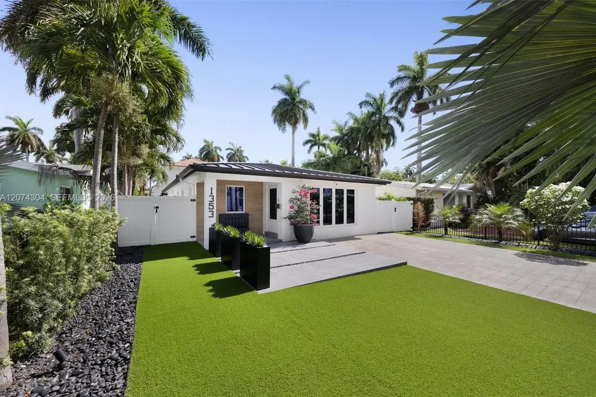 1353 Van Buren St, Hollywood: photo 1 of 30