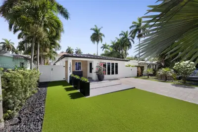 1353 Van Buren St, Hollywood: photo 1 of 30