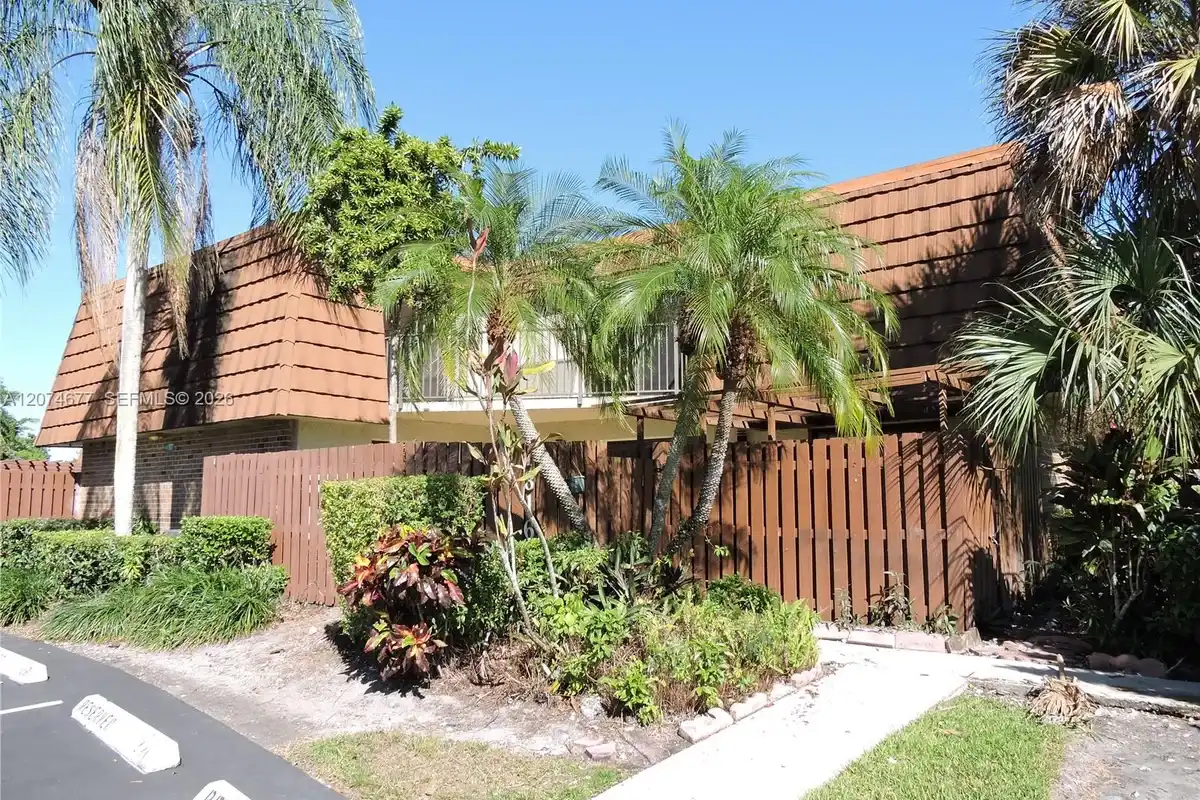 1316 SW 118th Ter, Davie: photo 1 of 43
