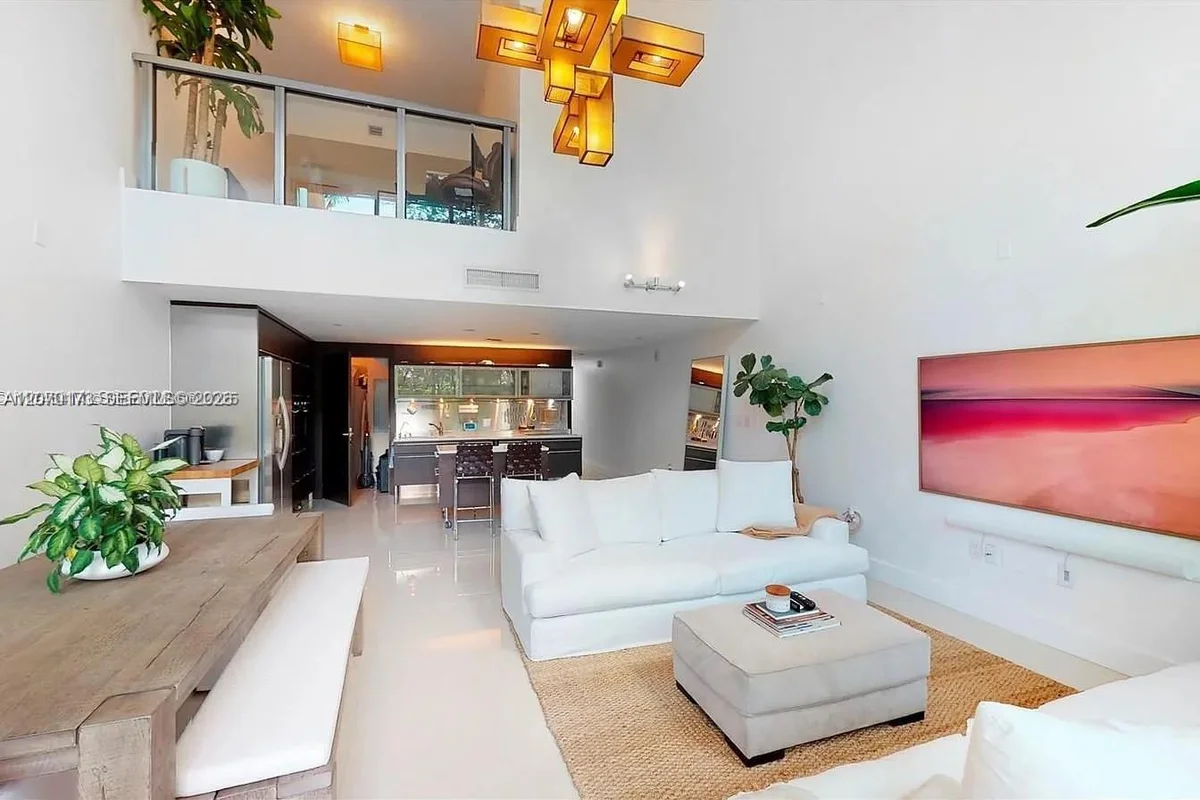 6000 Collins Ave #124, Miami Beach: photo 1 of 18