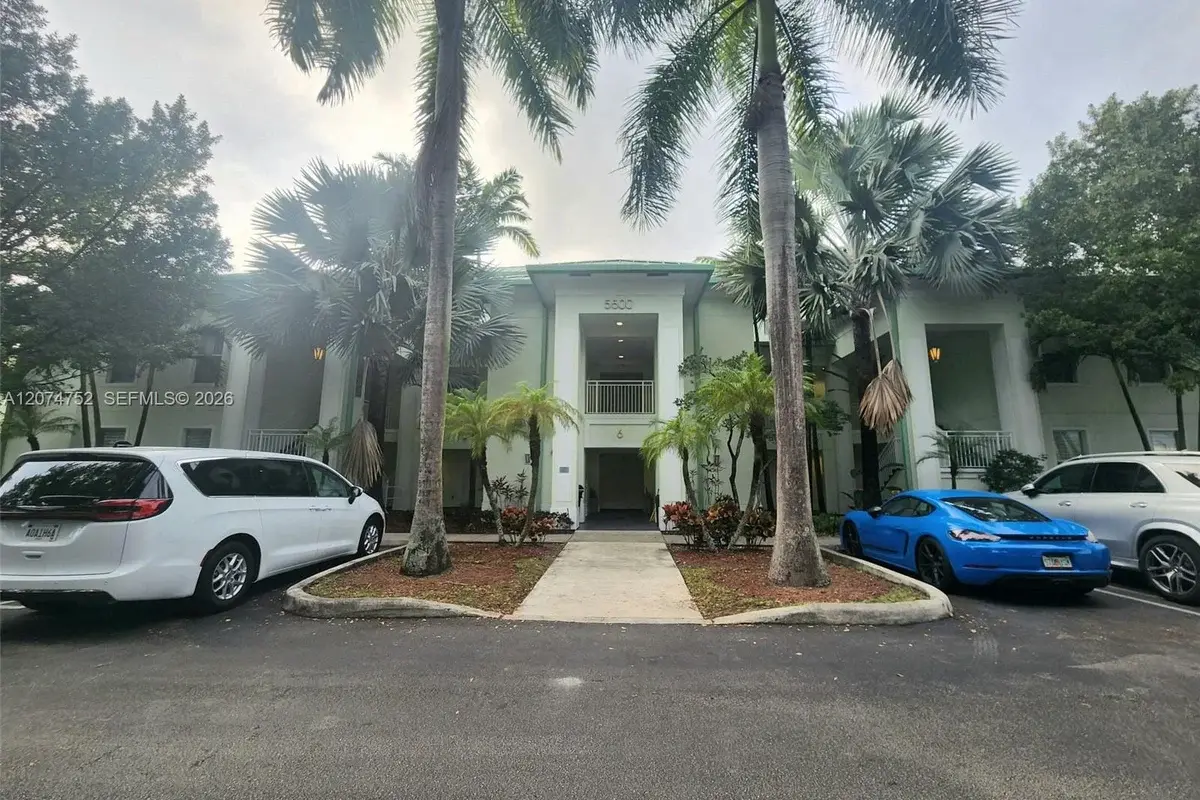 5300 NW 87th Ave #614, Doral: photo 1 of 15
