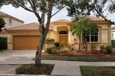 1002 Lavender Cir, Weston: photo 1 of 19