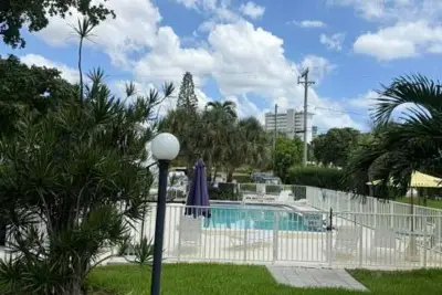 2060 NE 1st St #9, Deerfield Beach: photo 1 of 58