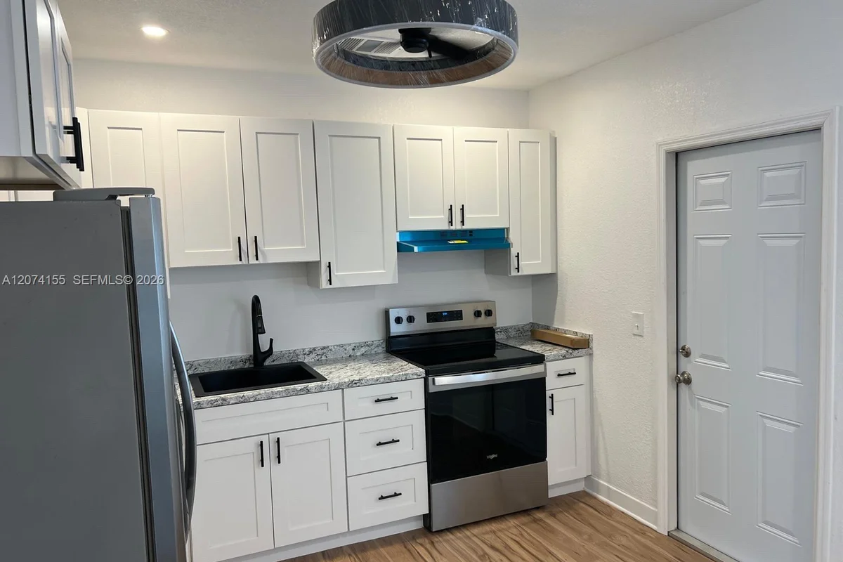 6117 SW 18th St #6117A, Miramar: photo 1 of 9