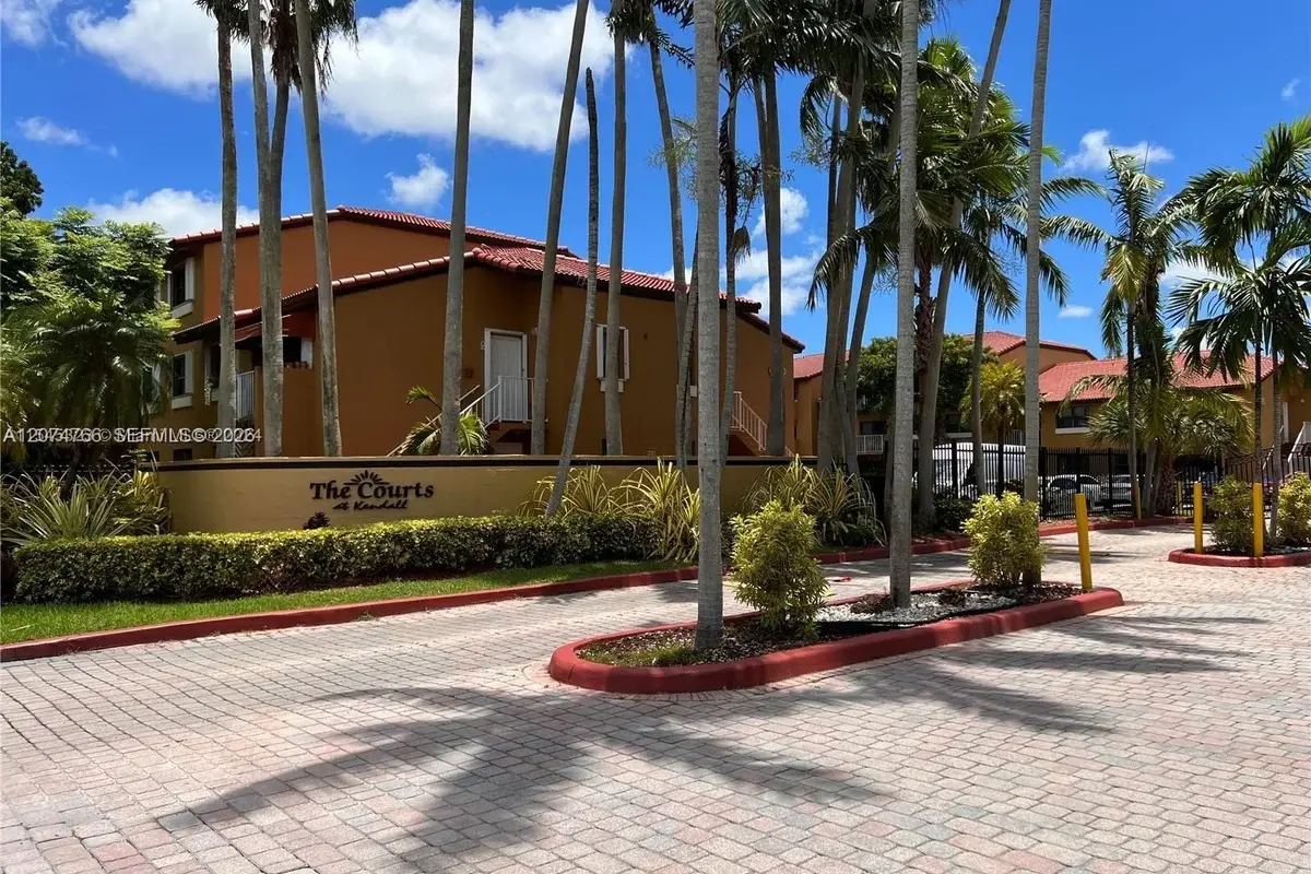 15600 SW 80th St #L-102, Miami: photo 1 of 33