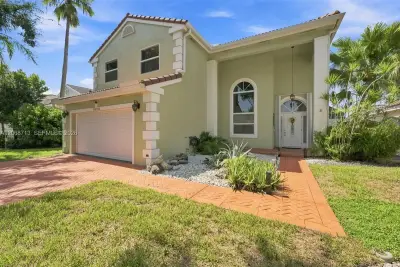 14060 Richwood Pl, Davie: photo 1 of 39