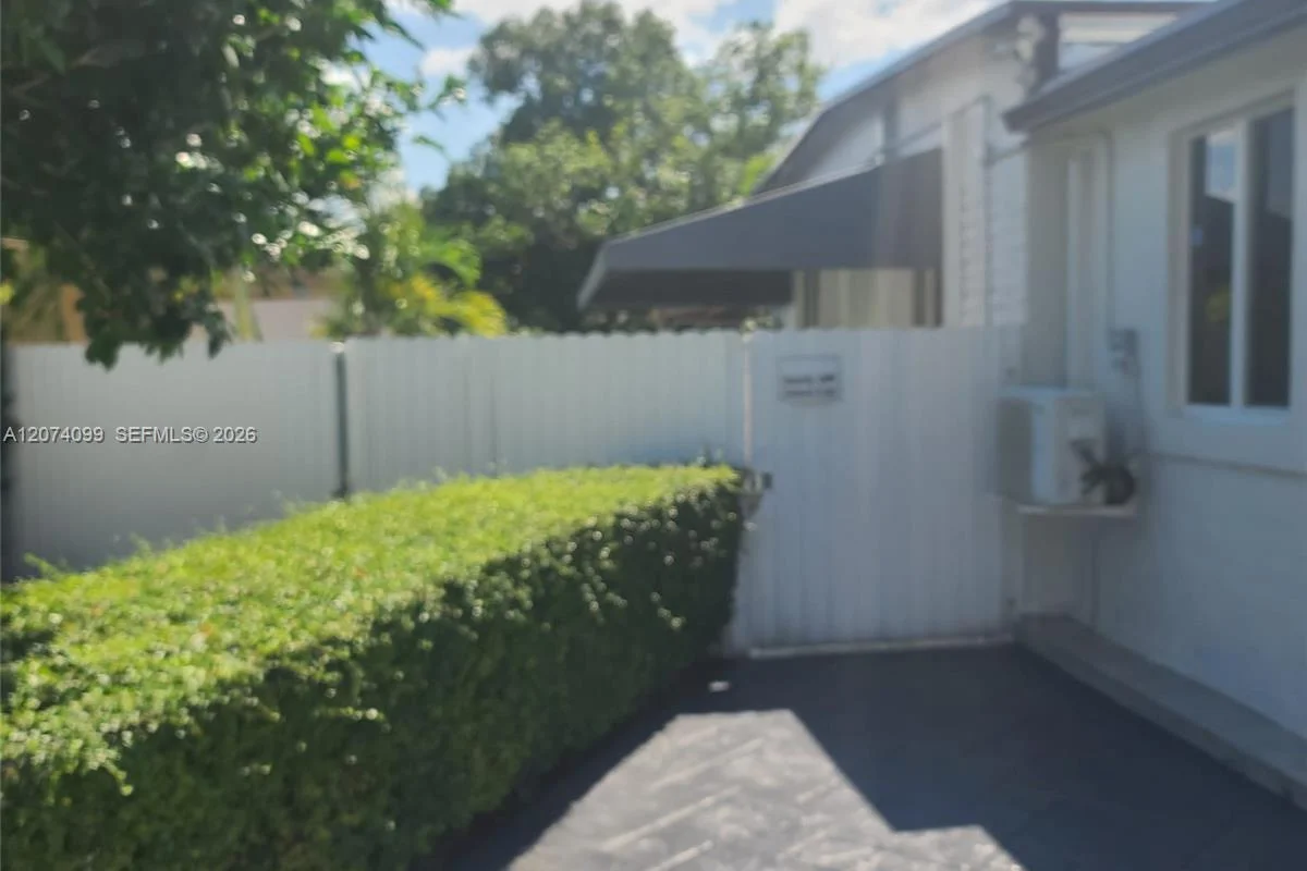 Home in Miami Gardens: photo 1 of 24