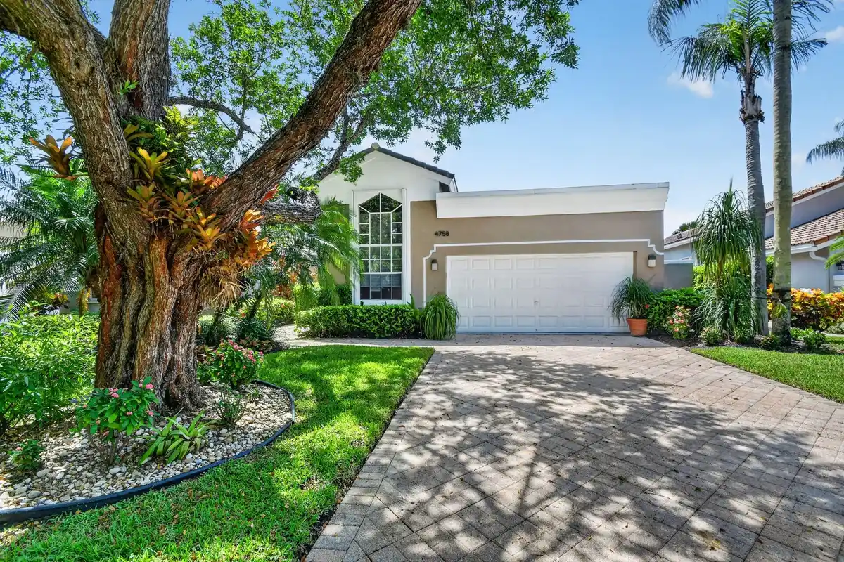 4758 Carlton Golf Dr, Lake Worth: photo 1 of 73
