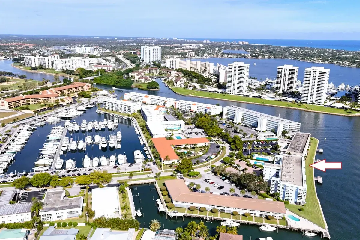 60 Yacht Club Dr #405, North Palm Beach: photo 1 of 31