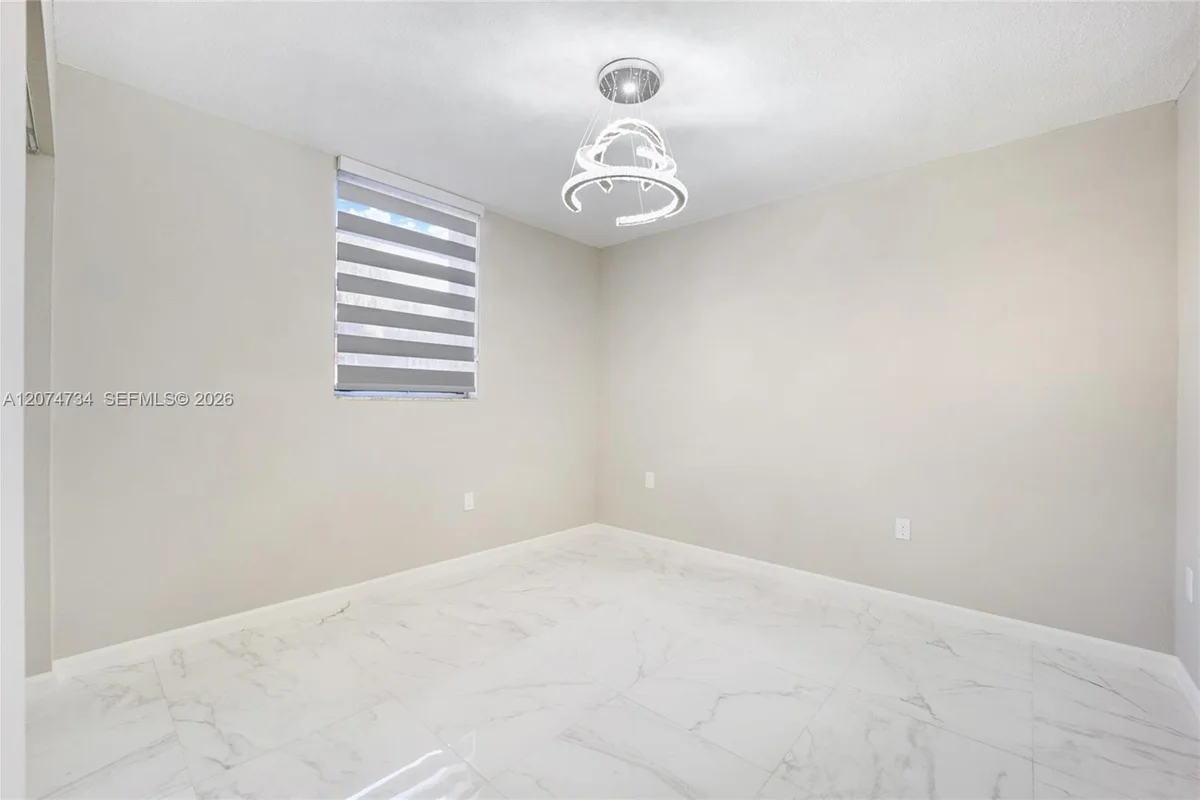 10000 NW 80th Ct #2102, Hialeah Gardens: photo 1 of 5