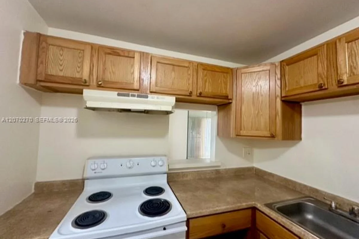 4334 NW 9th Ave #7-1F, Deerfield Beach: photo 1 of 8