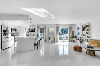 110 Salamanca Ave #403, Coral Gables: photo 1 of 23