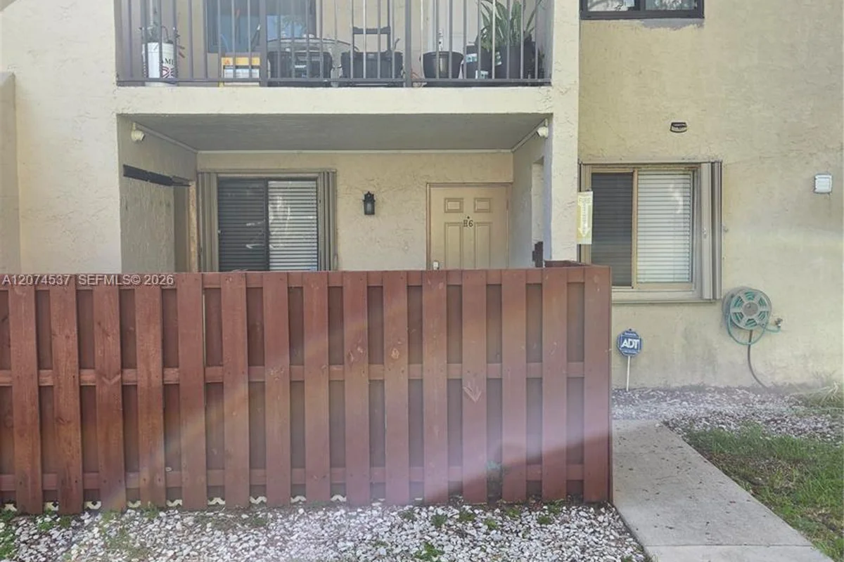 8041 Southgate Blvd #H6, North Lauderdale: photo 1 of 24