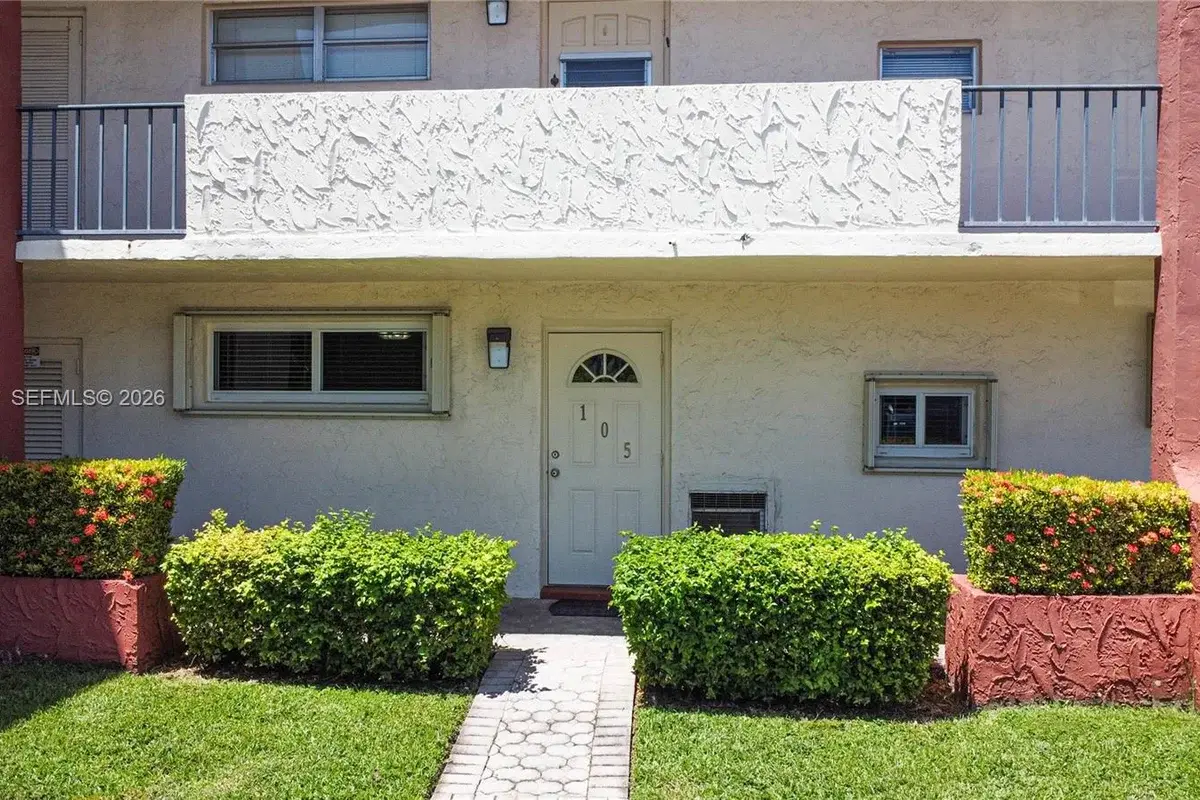 300 S Hollybrook Dr #105, Pembroke Pines: photo 1 of 18