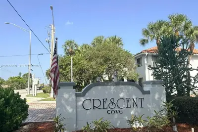 3228 Coral Lake Dr, Coral Springs: photo 1 of 39