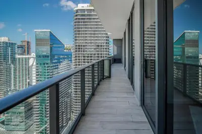 55 SW 9th St #4409, Miami: photo 1 of 18