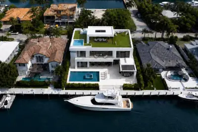 2542 Lucille Dr, Fort Lauderdale: photo 1 of 22