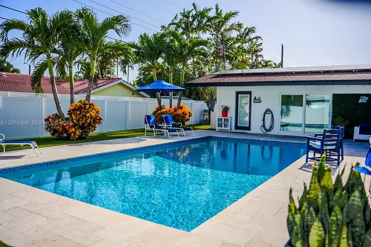 1640 NE 59th Pl, Fort Lauderdale: photo 1 of 41