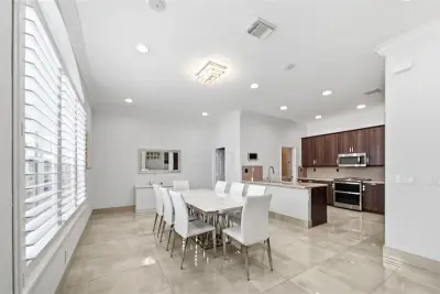 4916 SW 38th Way, Hollywood: photo 1 of 47