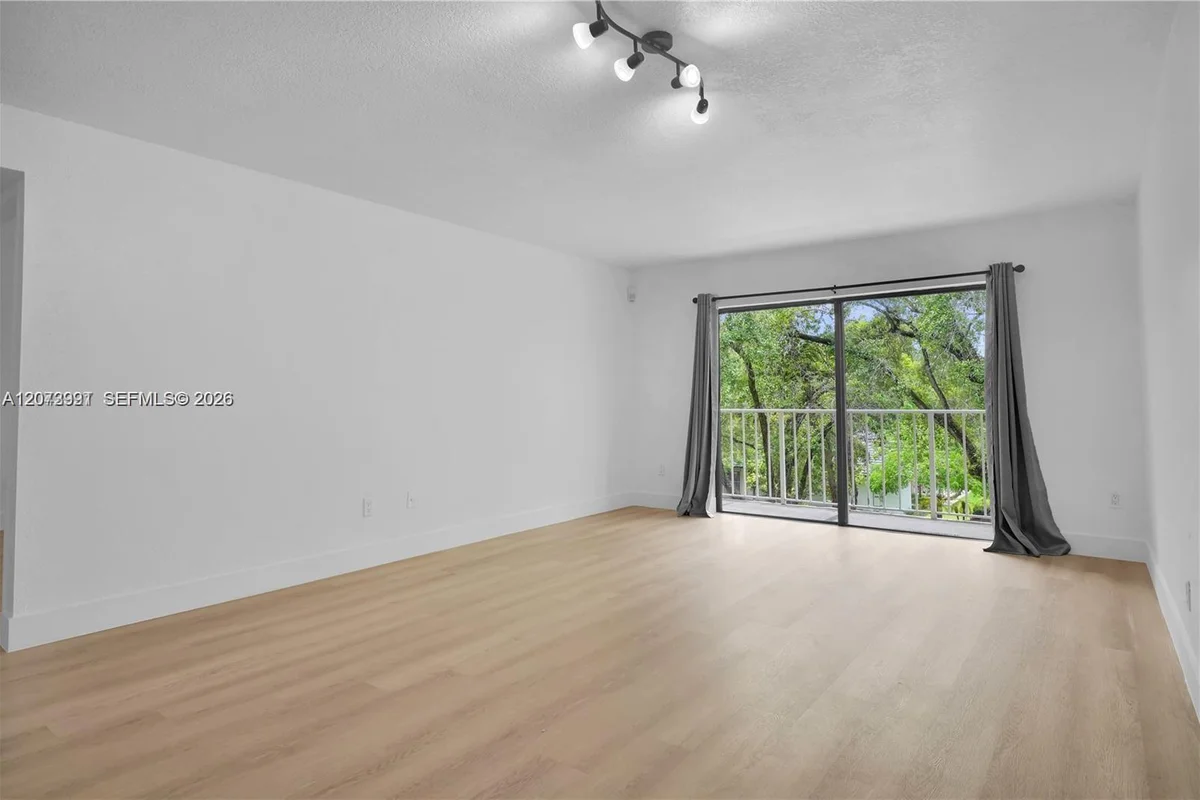 9301 SW 92nd Ave #A302, Miami: photo 1 of 27