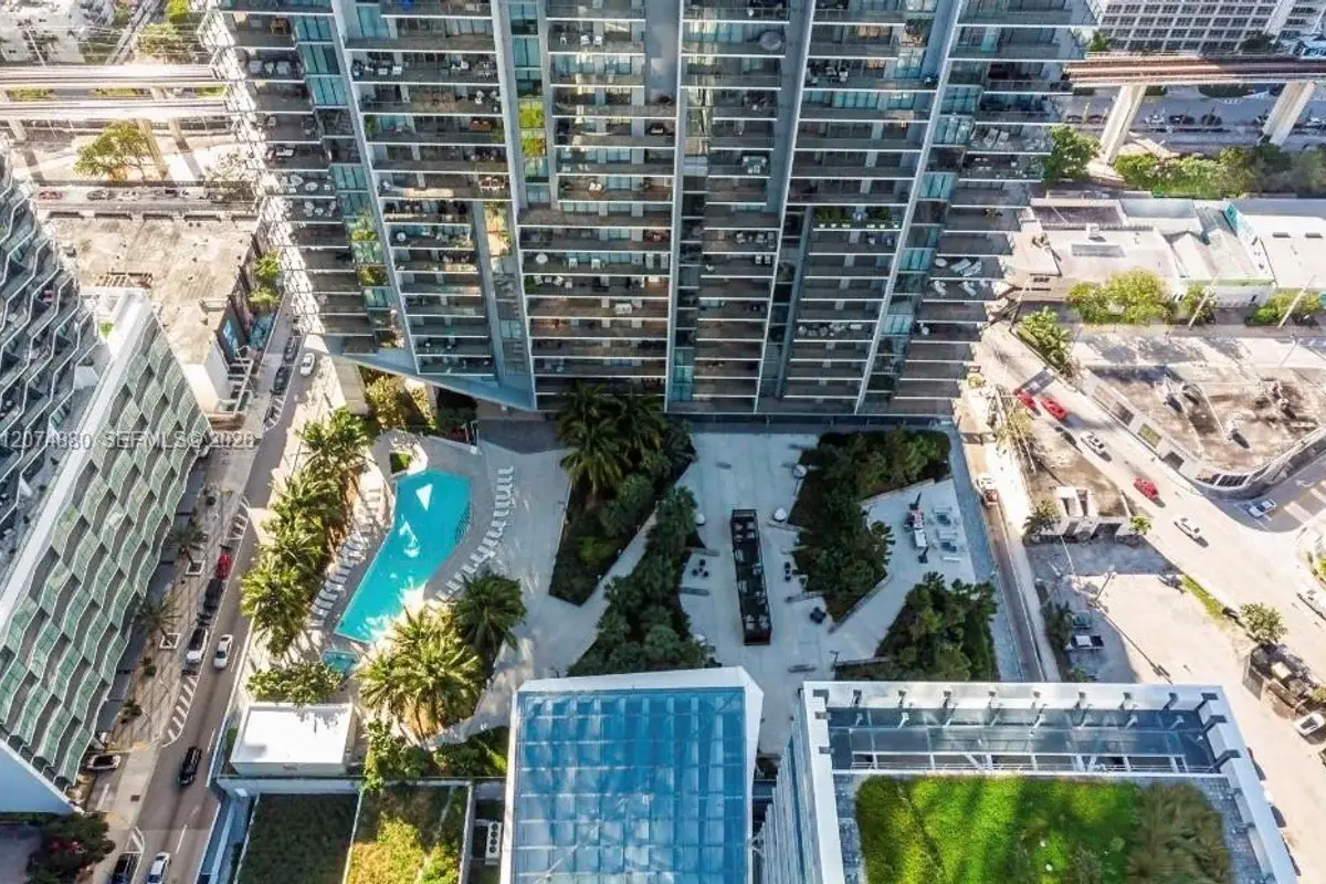 88 SW 7 #2112, Miami: photo 1 of 34