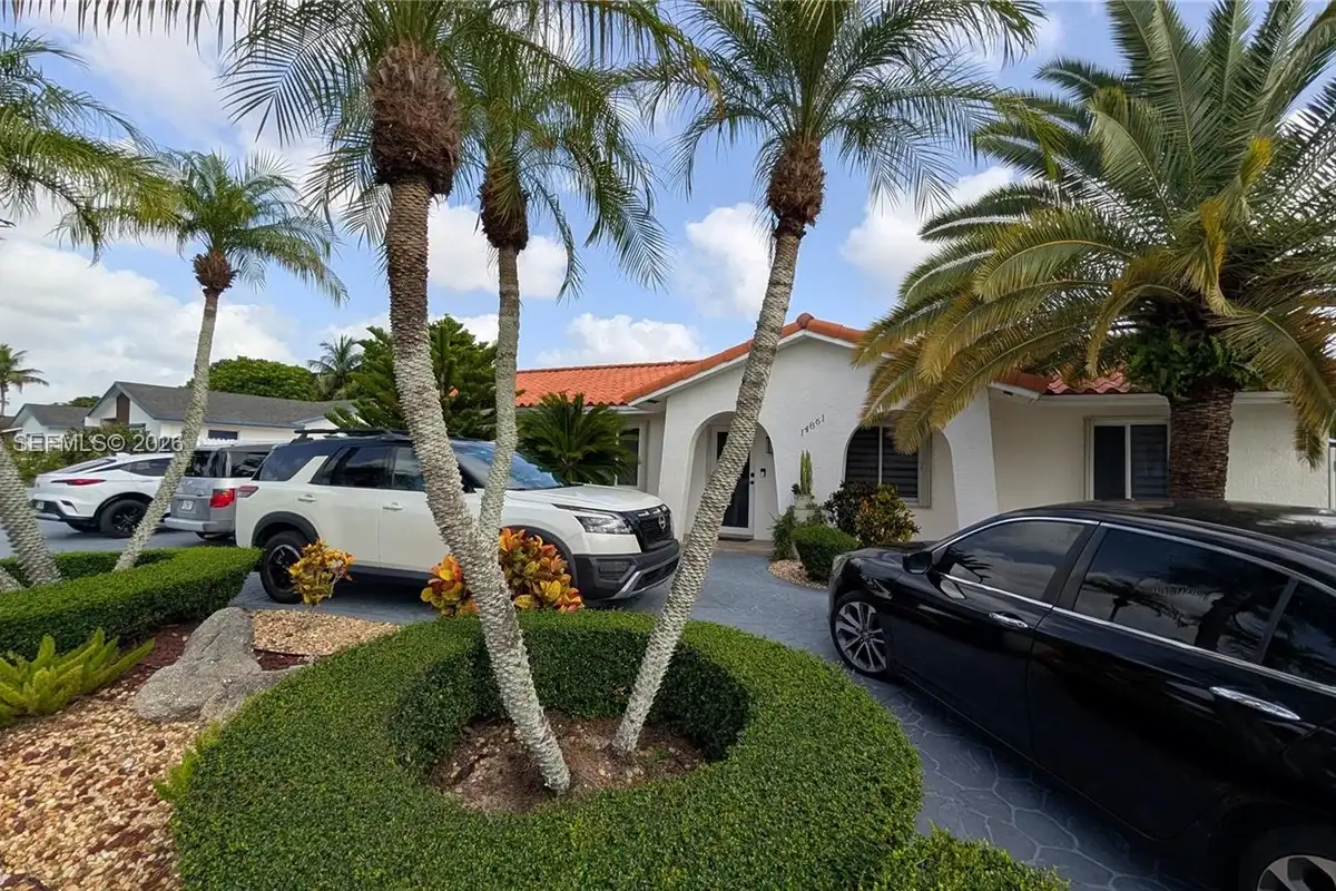14861 SW 70th St, Miami: photo 1 of 28