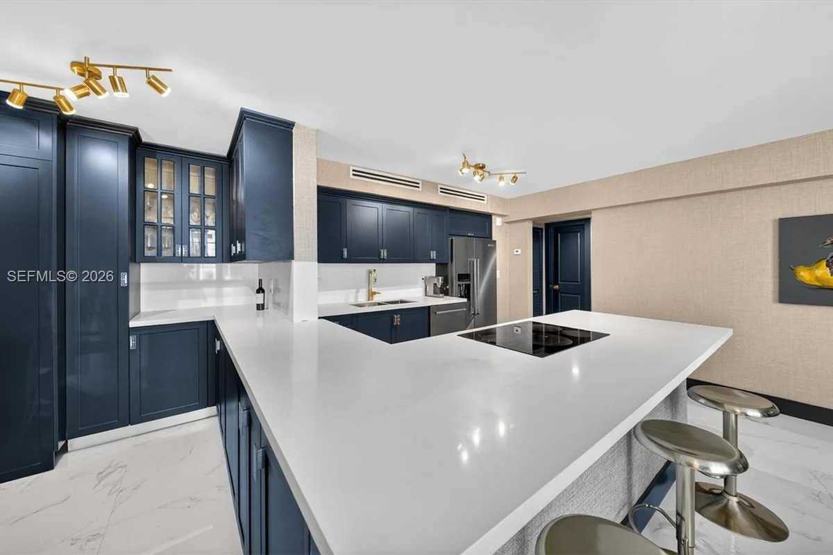 1400 Pennsylvania Ave #11, Miami Beach: photo 1 of 12