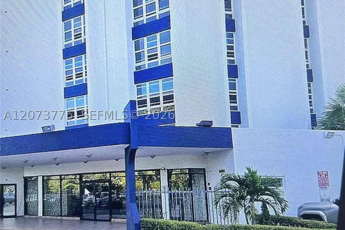 9682 Fontainebleau Blvd #103, Miami: photo 1 of 14