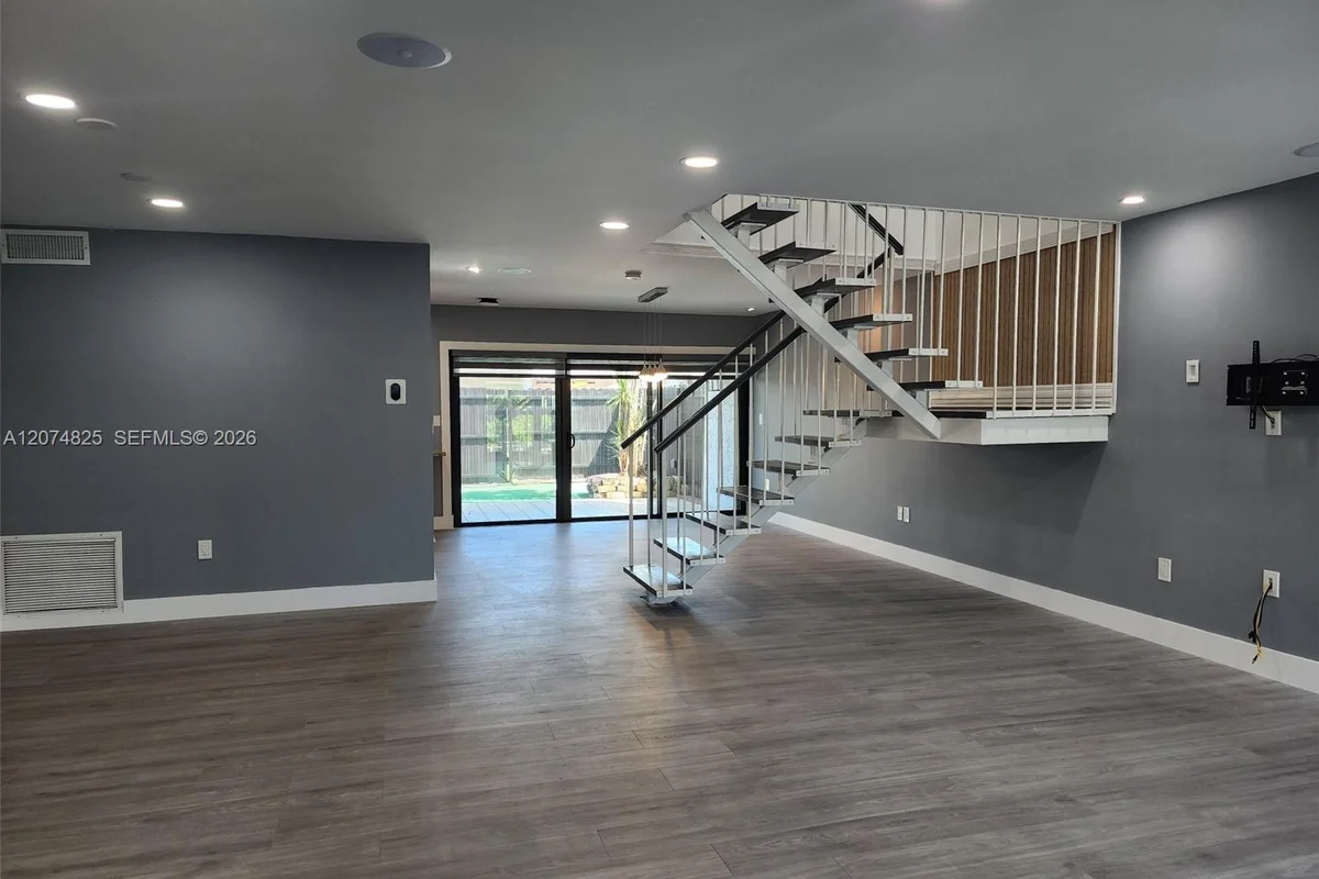 6518 Kendale Lakes Dr #809, Miami: photo 1 of 31
