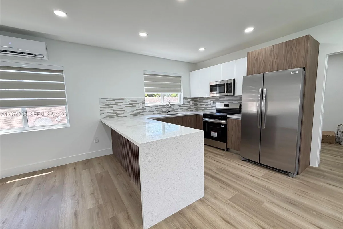 311 SW 27th Ave #317, Miami: photo 1 of 39