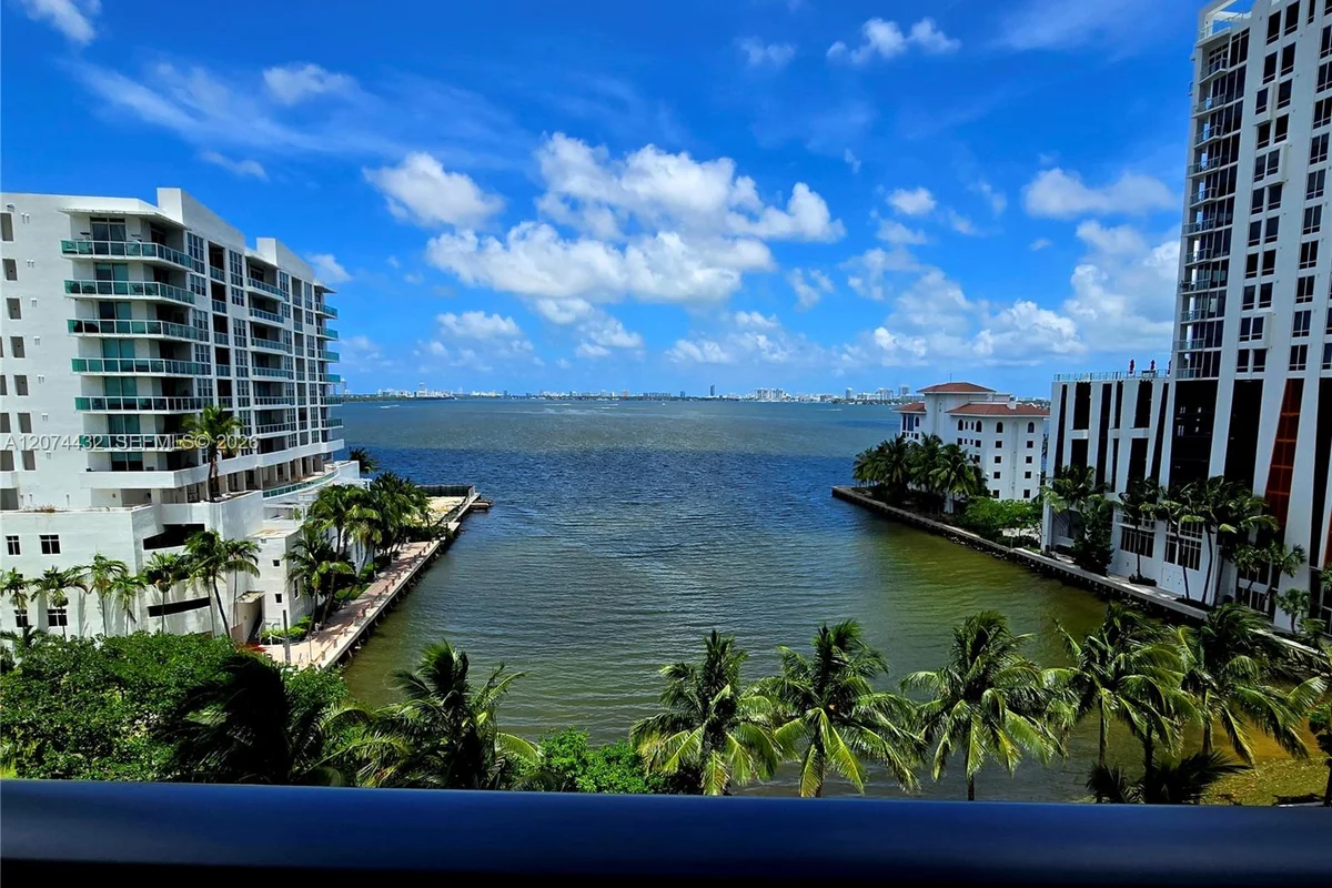 460 NE 28 St #602, Miami: photo 1 of 19