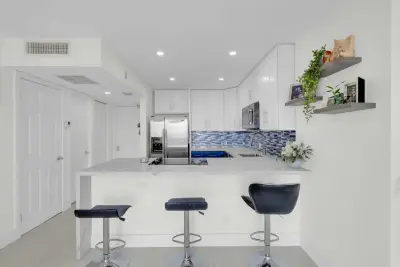 20335 W Country Club Dr #2107, Aventura: photo 1 of 32