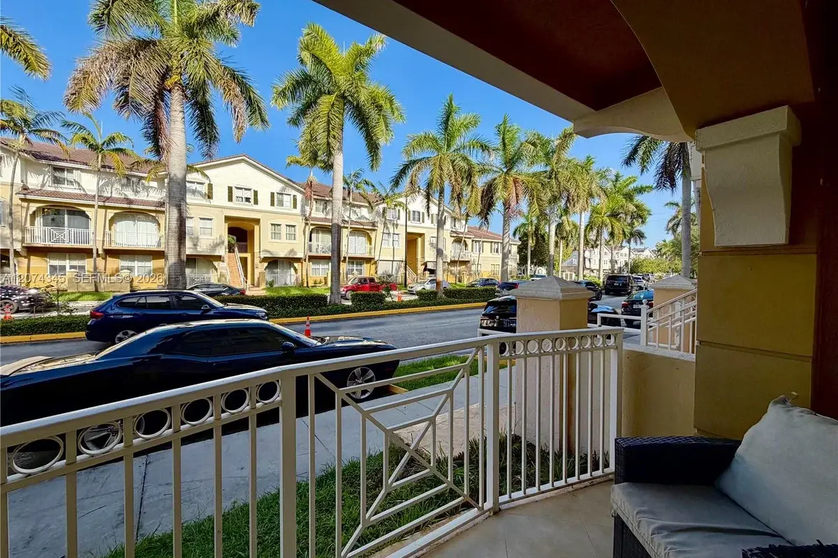 8964 W Flagler St #107, Miami: photo 1 of 20