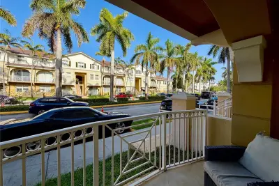 8964 W Flagler St #107, Miami: photo 1 of 20