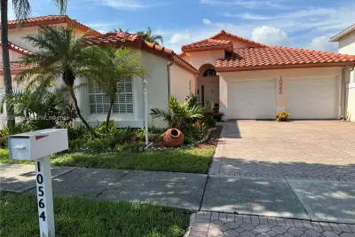 10564 NW 57th St, Doral: photo 1 of 76