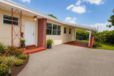 17830 NW 14th Pl, Miami Gardens: photo 1 of 8