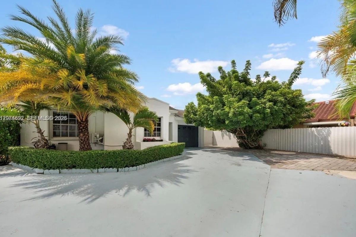 15642 SW 59th St, Miami: photo 1 of 21