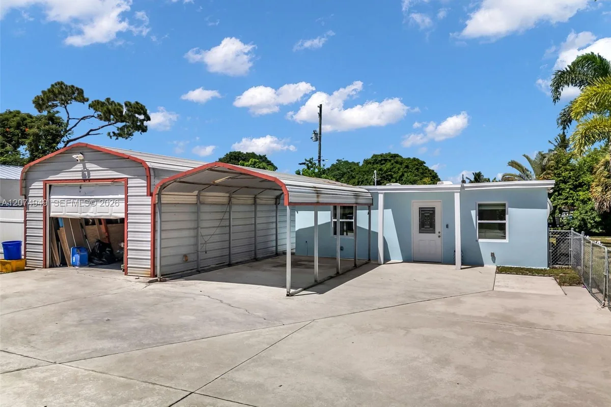 1593 Barbarie Ln, West Palm Beach: photo 1 of 31