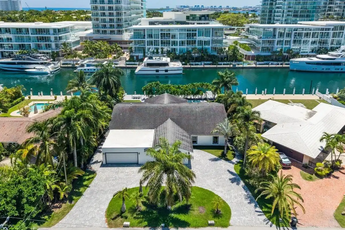 2540 Mercedes Dr, Fort Lauderdale: photo 1 of 40