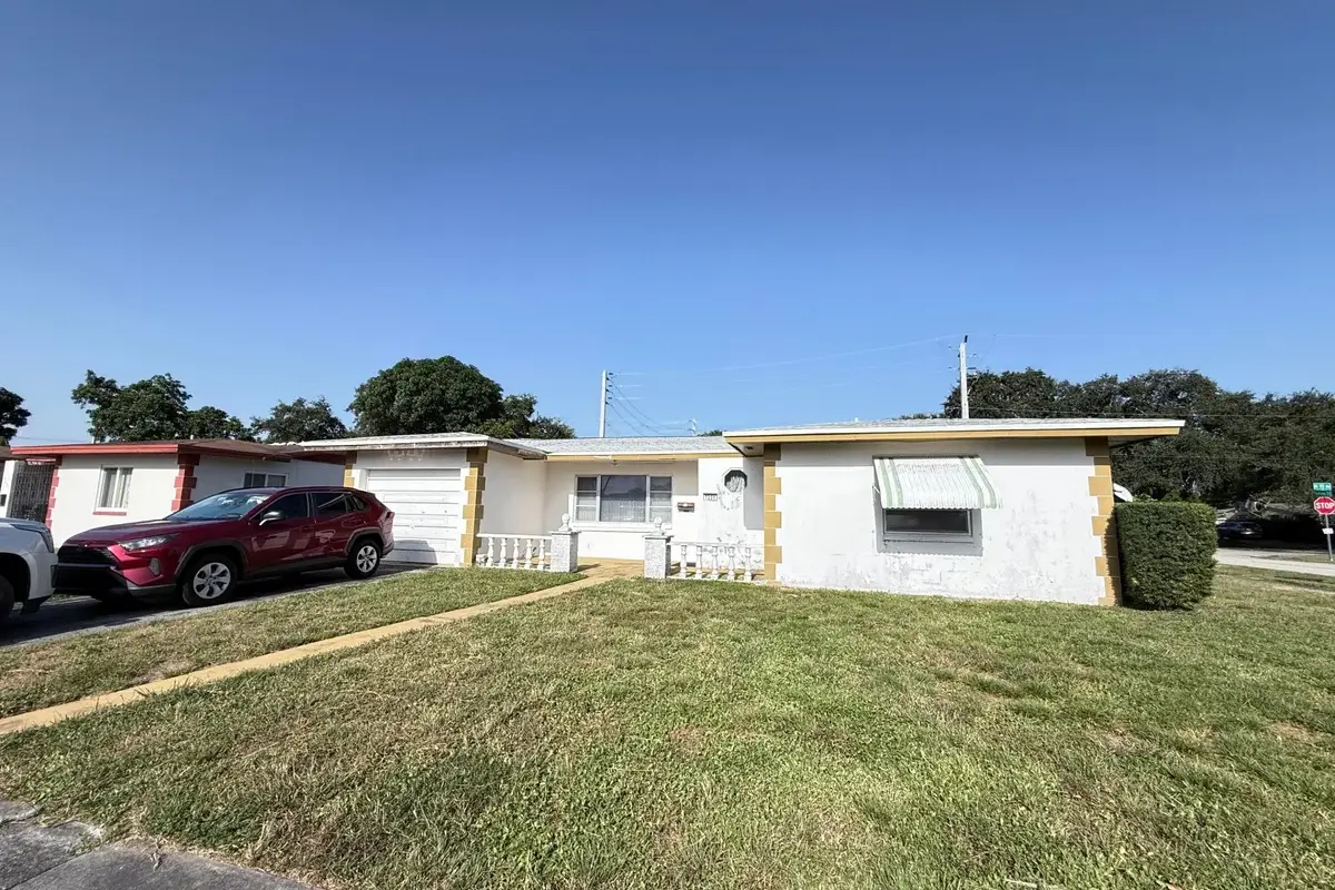 7201 Mckinley St, Hollywood: photo 1 of 13