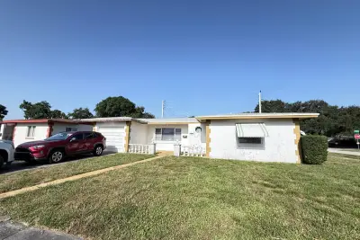 7201 Mckinley St, Hollywood: photo 1 of 13