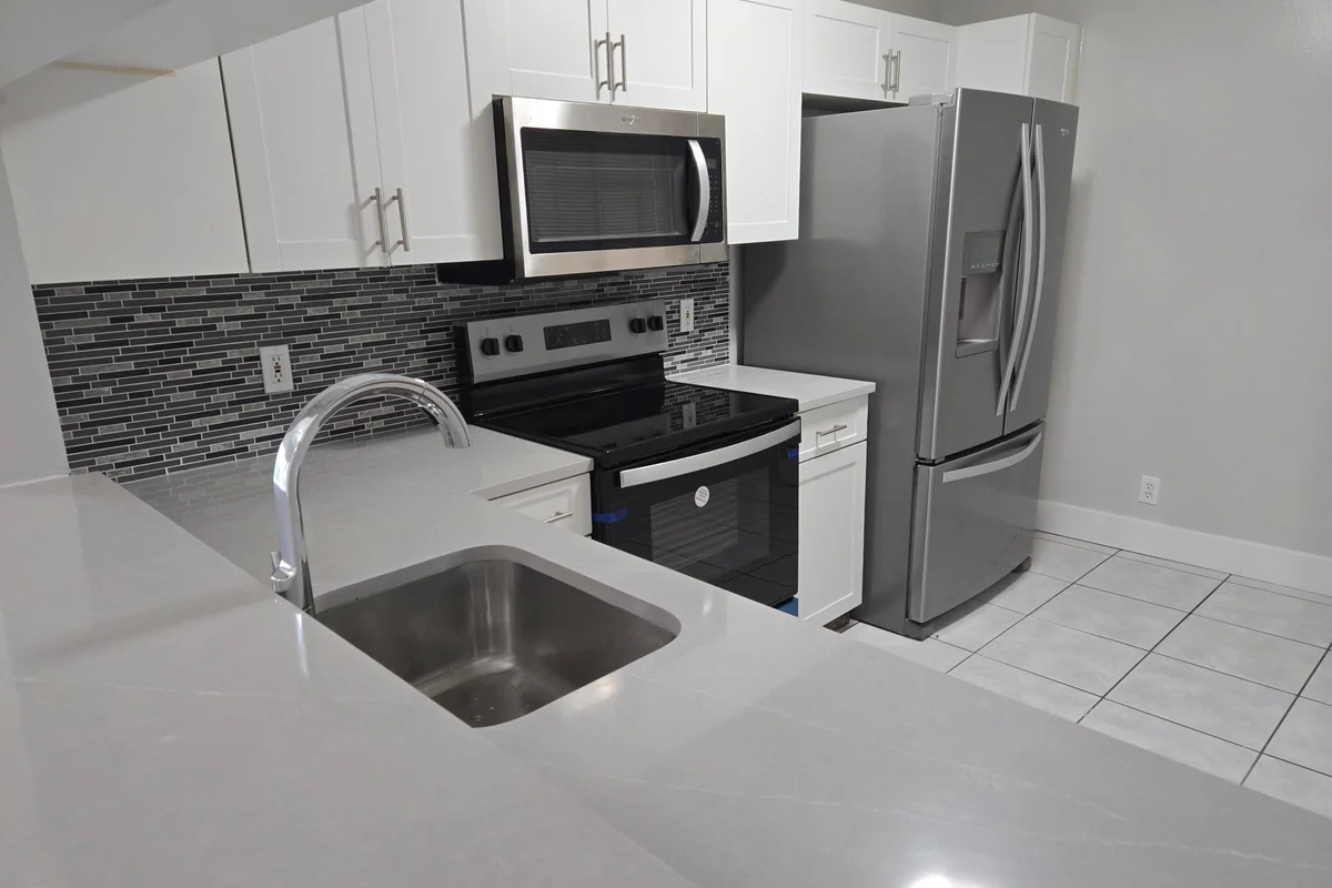 1861 SW 116th Way, Miramar: photo 1 of 7