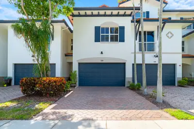 128 W Prive Cir, Delray Beach: photo 1 of 35