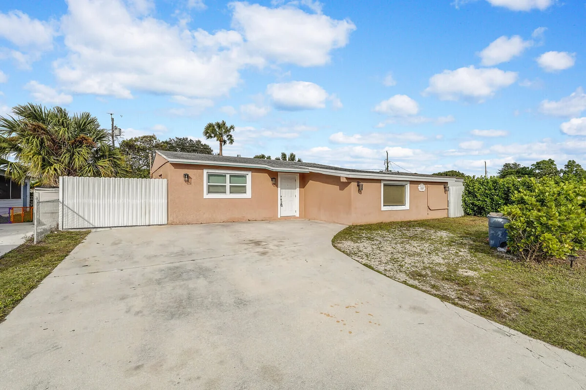 4389 Bellewood St, Palm Beach Gardens: photo 1 of 22