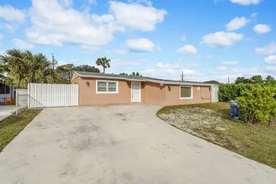 4389 Bellewood St, Palm Beach Gardens: photo 1 of 22