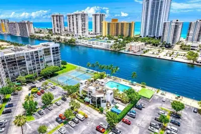 800 Parkview Dr, Hallandale Beach: photo 1 of 22