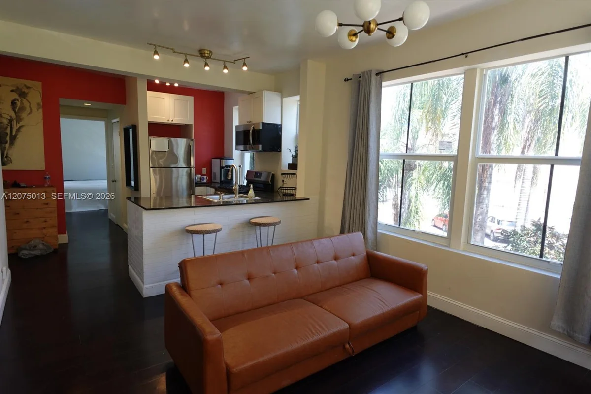 1320 Drexel Ave #200, Miami Beach: photo 1 of 13