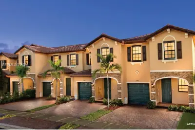 117 SE 33 Ter, Homestead: photo 1 of 1